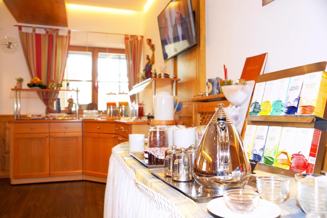 Landhotel Schoell Parsberg Buitenkant foto
